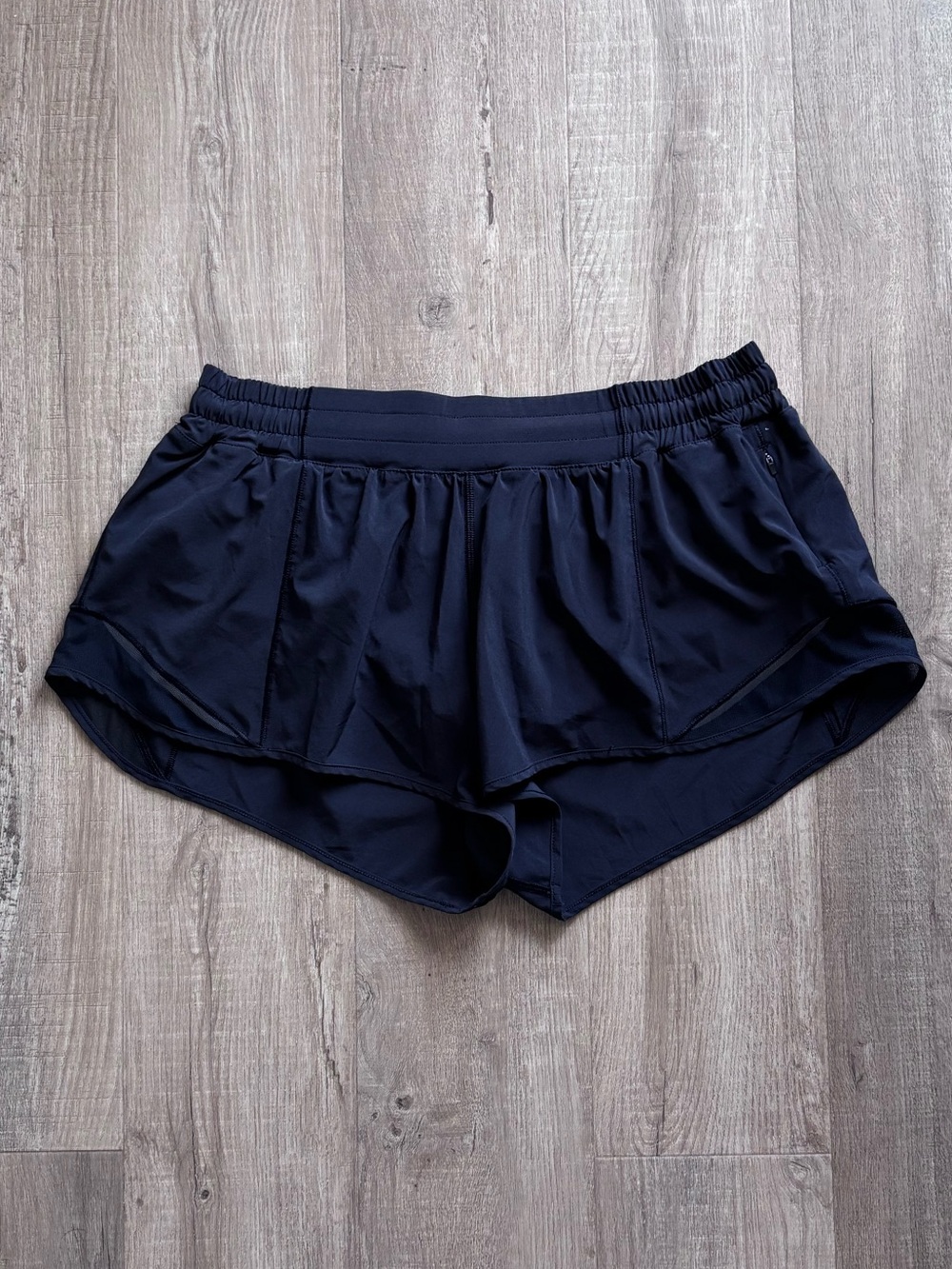 Lululemon Hotty Hot Short II 2.5” in Black